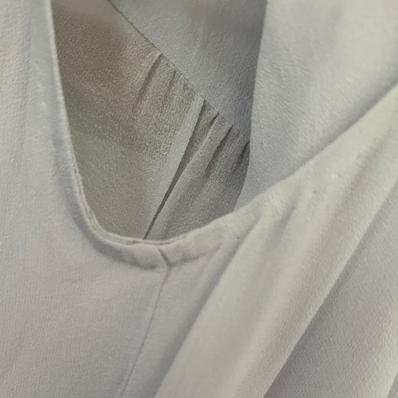 Aritzia Babaton silk blouse size xxxs - Picture 3 of 10